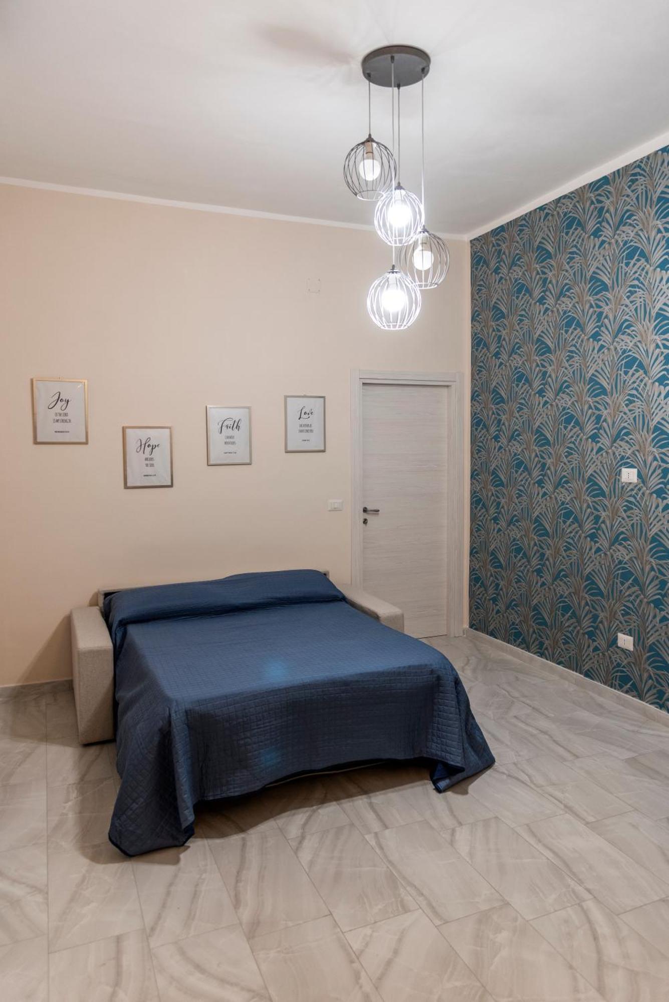 Charm House Apartment Napoli Bagian luar foto